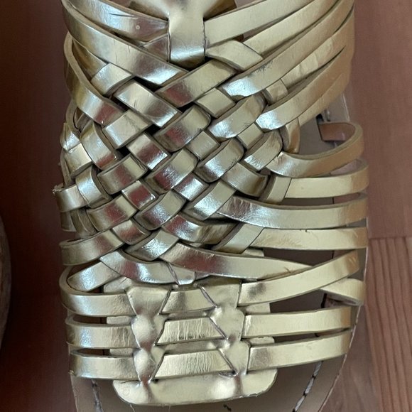 Like New Beautiful Tory Burch Gold Metallic Woven Leather Espadrilles Size 9 - Picture 2 of 10